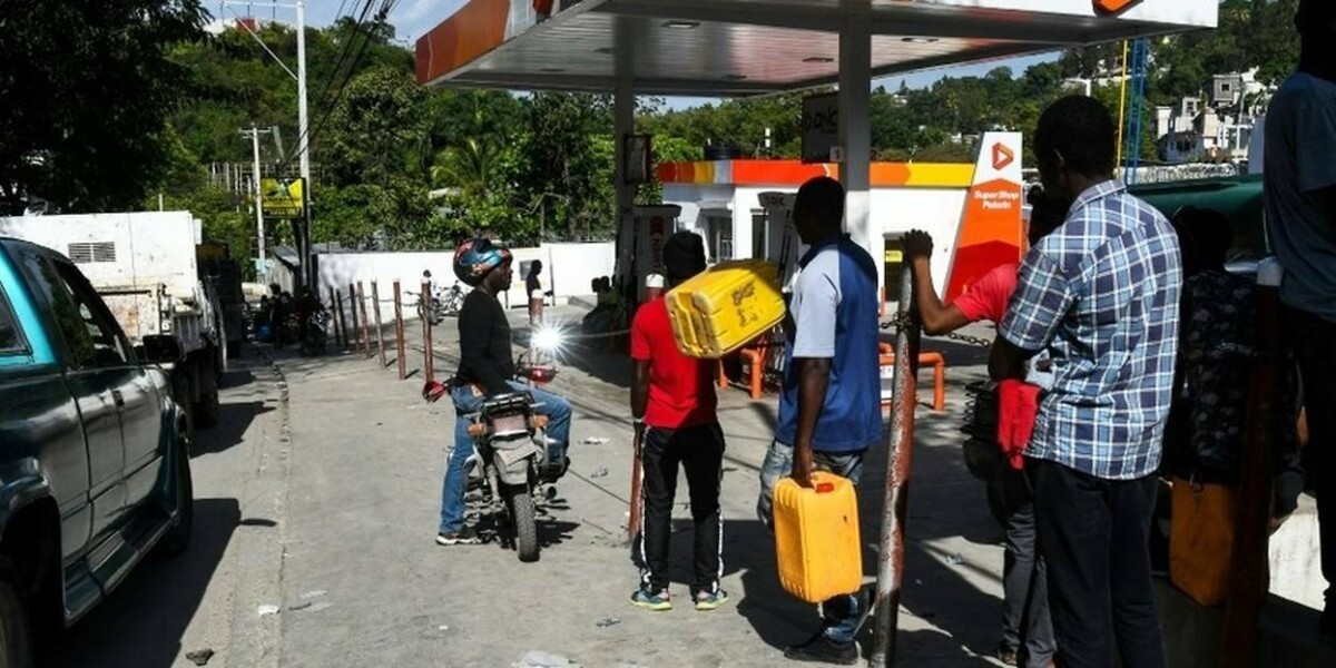 Malgré les faits, le ministre du commerce Ricardin Saint-Jean laisse entendre qu'il n'y a pas de rareté de carburant en Haïti