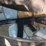Un soldat des 400 mawozo tué et un fusil M4 confisqué à la Croix-des-Bouquets