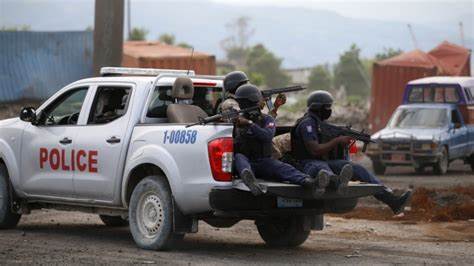 2 présumés bandits stoppés par la Police à Port-au-Prince