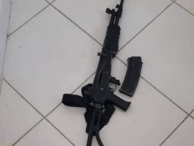 Un fusil d'assaut appartenant au gang de Savien saisi par la PNH
