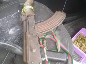 Un fusil et un véhicule saisis au terme d’un affrontement entre bandits et policiers à Port-au-Prince