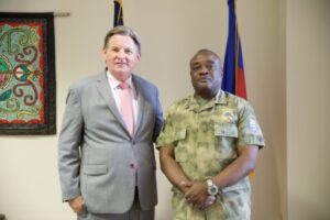 Insécurité en Haïti : Le nouvel Ambassadeur américain, Denis B. Hankins salue la bravoure des policiers