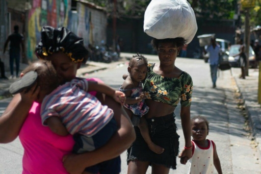 La violence des gangs armés pousse environ 50 mille personnes à fuir la capitale haïtienne en trois semaines